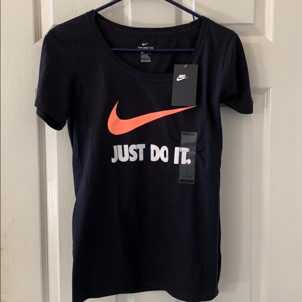 📍Sold📍Authentic Nike tee.